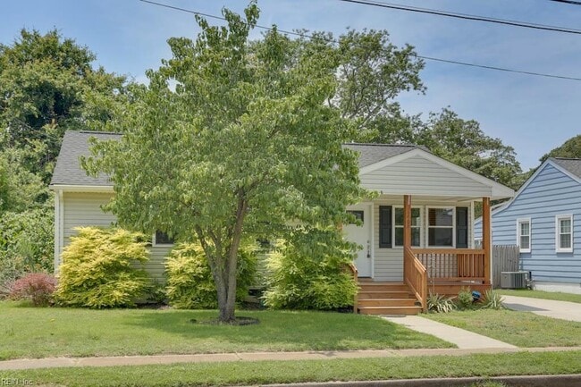 Building Photo - 1405 Baychester Ave