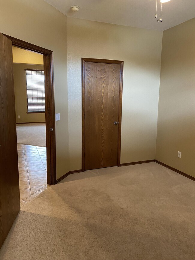 Building Photo - 636 SW 159th St