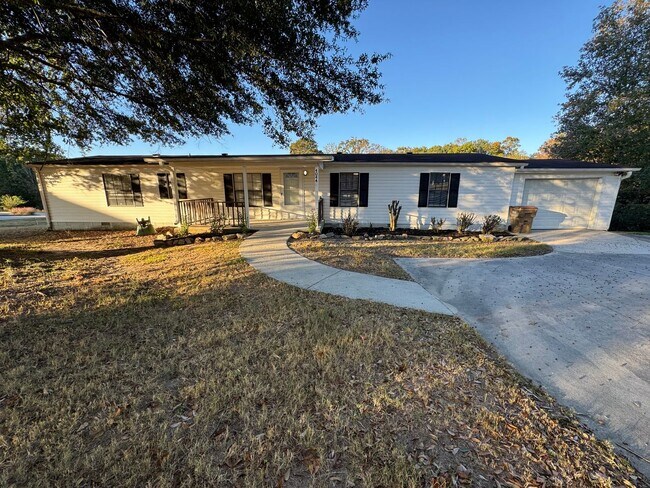 Building Photo - 4044 Friendship Rd