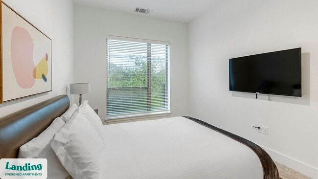 Building Photo - 650 E Sycamore St