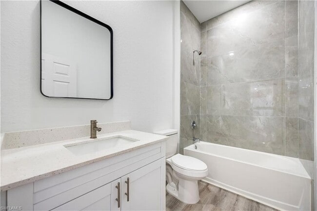 Building Photo - 1132 Cummings St E