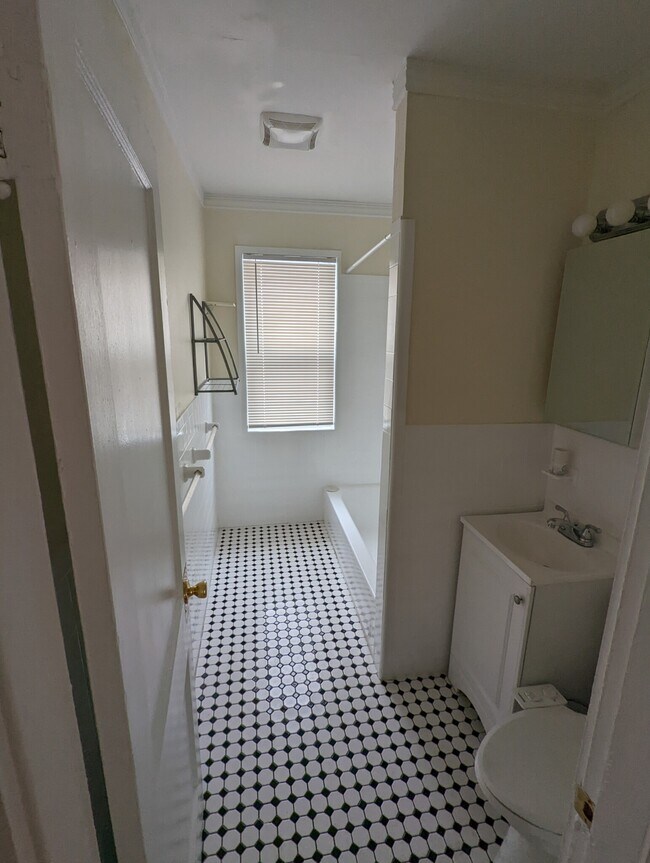 Building Photo - 15 Egerton Rd