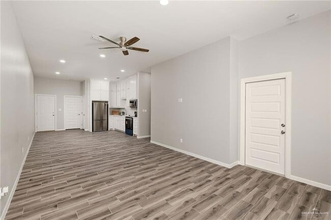 Building Photo - 704 W 25th St
