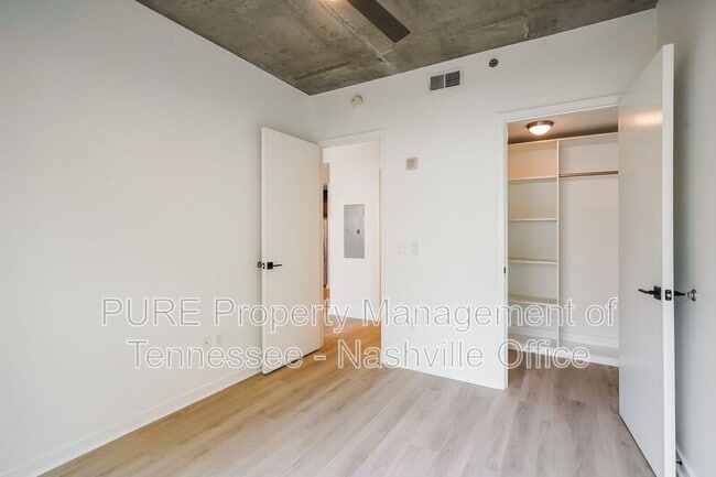 Building Photo - 600 12th Ave S