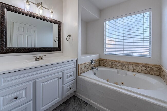 Building Photo - 9605 Weems Ave SW