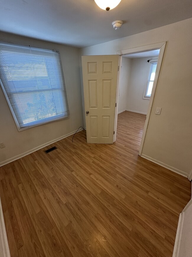 Building Photo - 215 Dunlap St