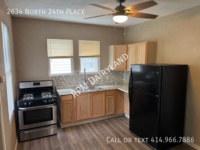 Building Photo - 2634 N 24th Pl