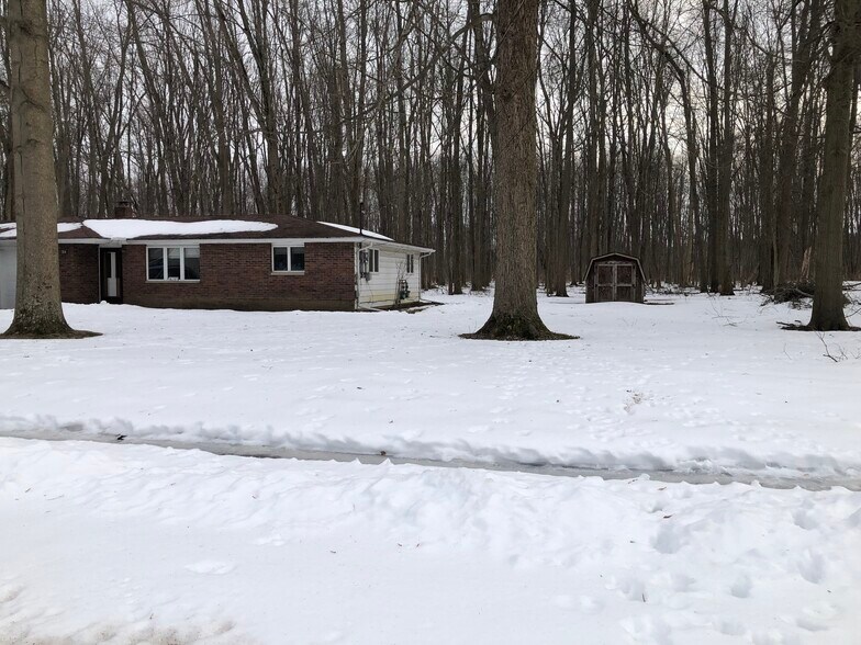 Building Photo - 36287 Behm Dr