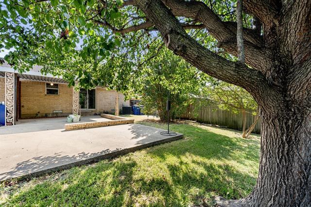 Building Photo - 8351 Lullwater Dr