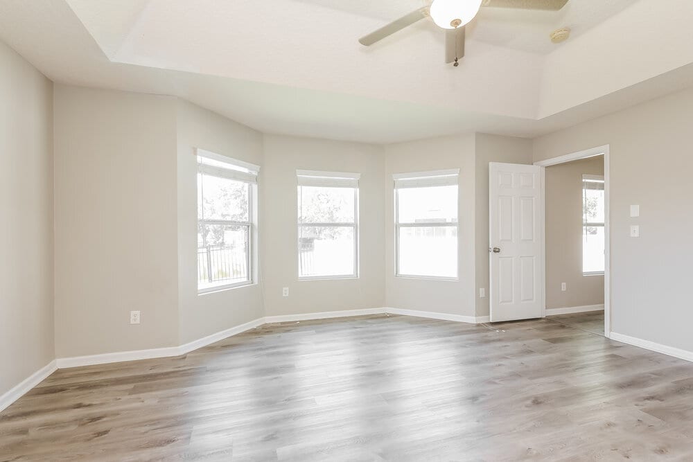 Building Photo - 1033 Bains Lake Dr