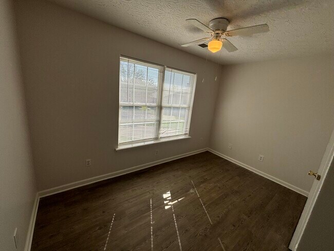 Building Photo - 312 Parker Pl