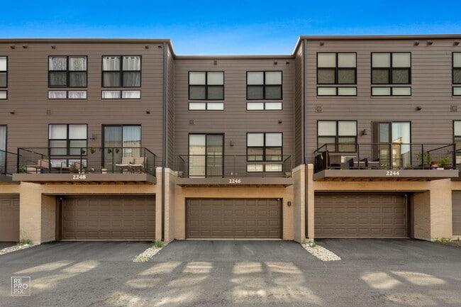 Building Photo - 2246 Venture Dr