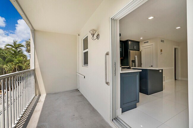 Building Photo - 1439 S Ocean Blvd