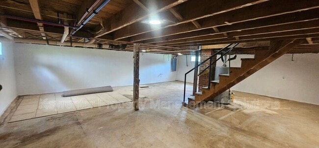 Building Photo - 202 Grubert Ave