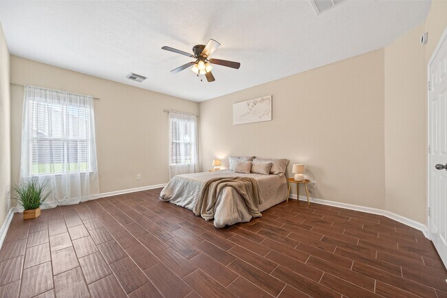 Building Photo - 10427 Lyndon Meadows Dr