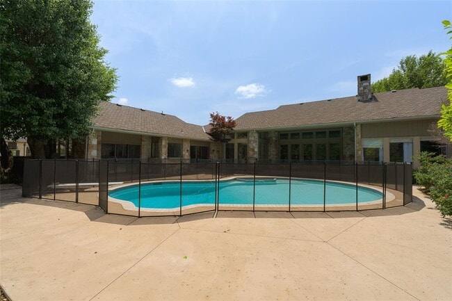 Building Photo - 1103 St Andrews Dr