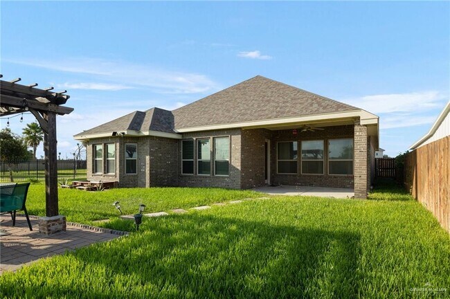 Building Photo - 21 Escondido Pass