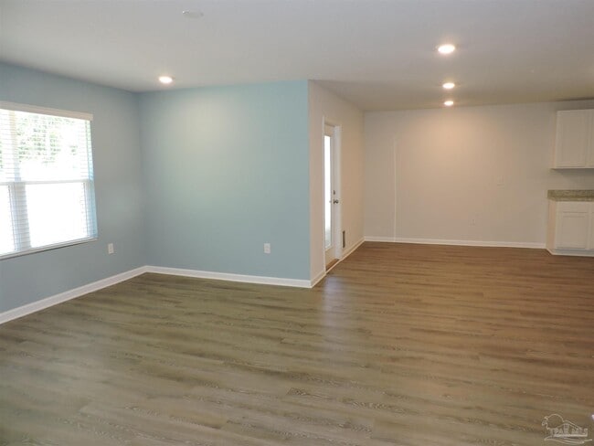 Building Photo - 5427 Peach Dr