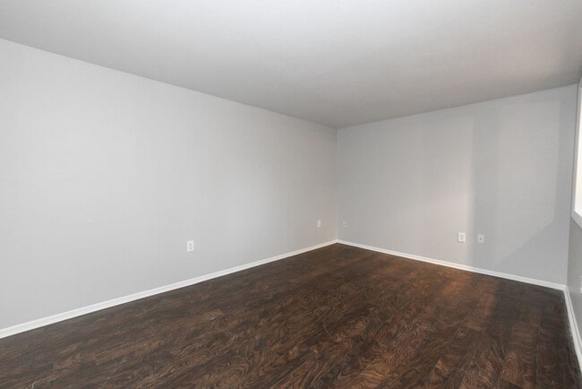 Building Photo - 809 N Dexter St