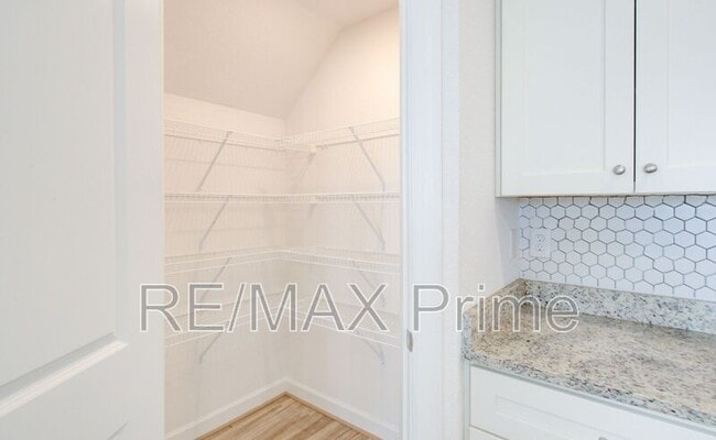 Building Photo - 2413 Trafton Pl