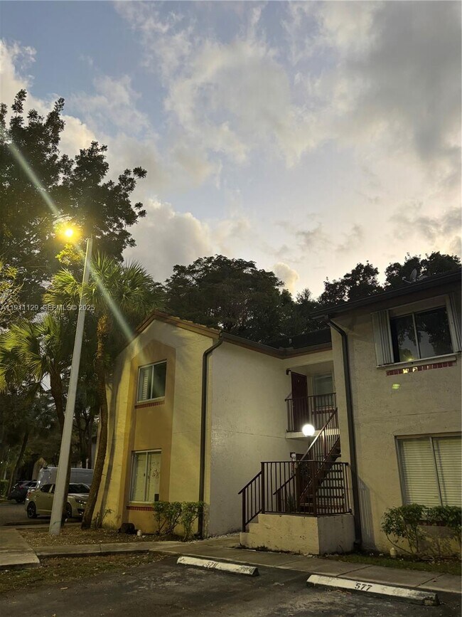 Building Photo - 9081 SW 138th Pl