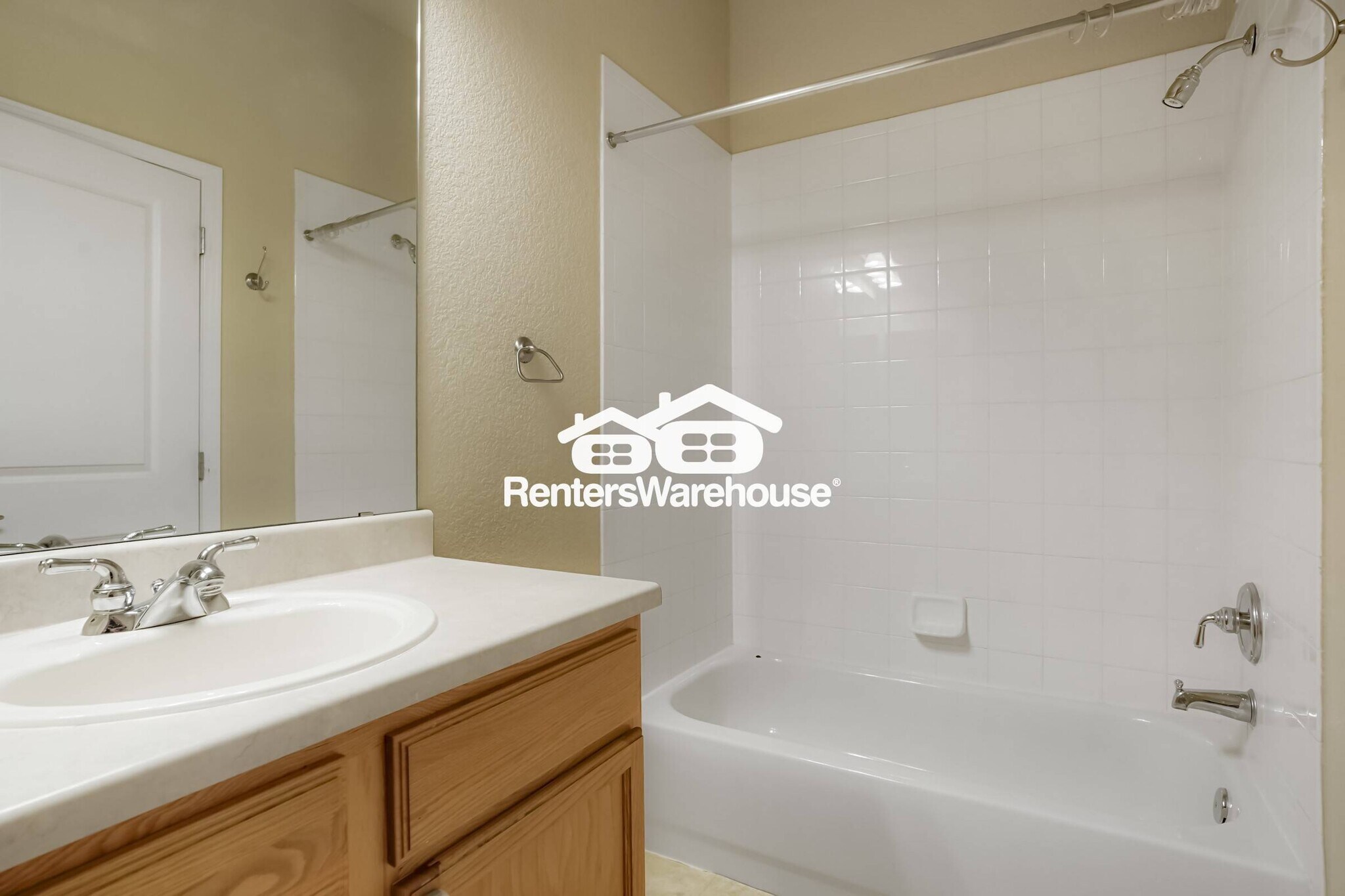 Building Photo - 199 Quebec St