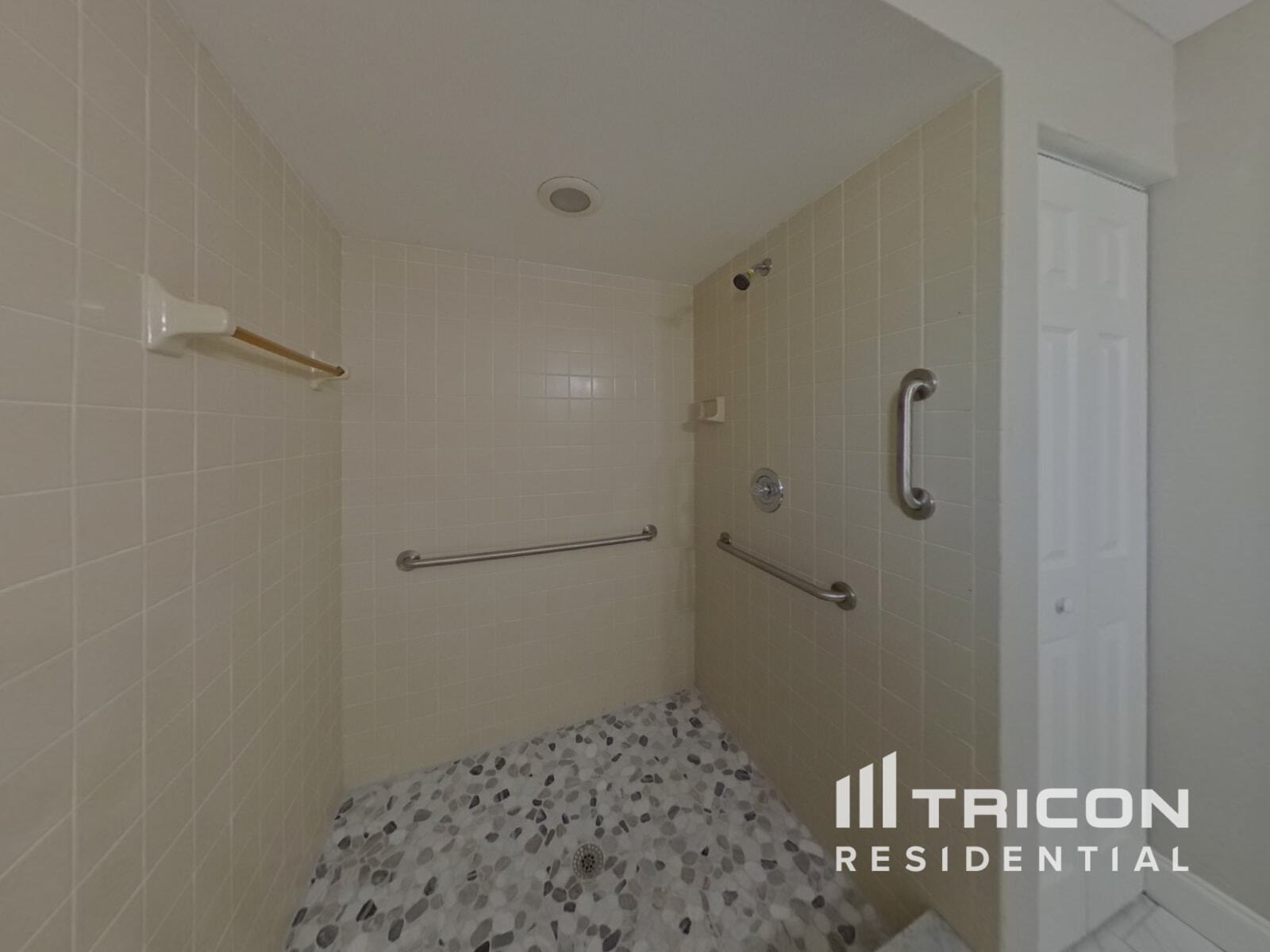Building Photo - 1535 Bay Hill Cir