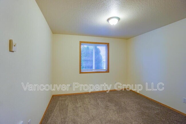 Building Photo - 19026 SE 12th Way