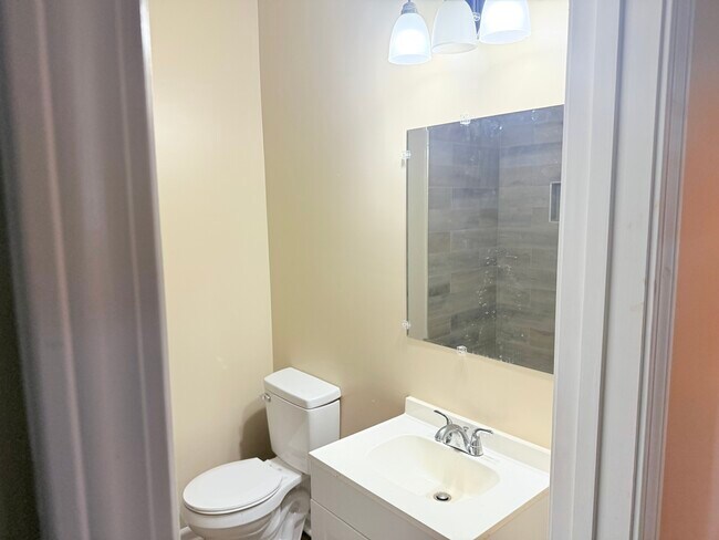 Building Photo - 719 Marsh Ave