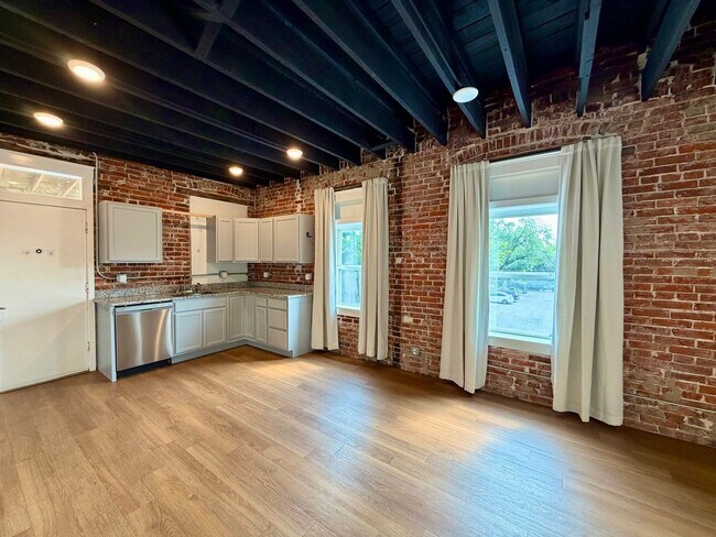 Building Photo - {2202 - A} Spacious Two Bedroom Condo in Historic Pendleton Heights Available Immediately