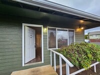 Building Photo - 506 NE Dallas Ct