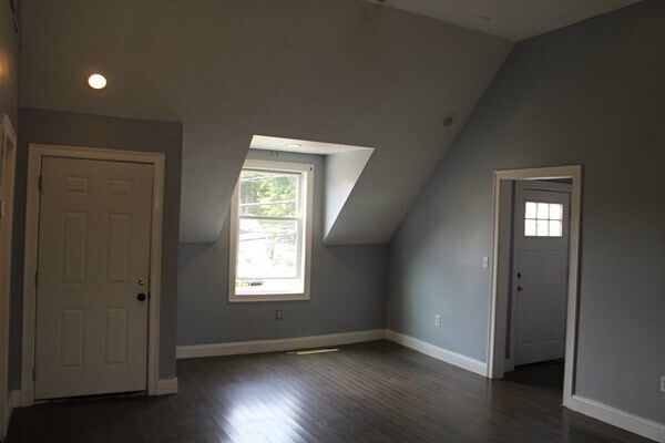 Building Photo - 211 Green St