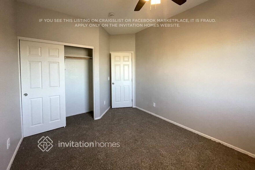 Building Photo - 1421 S 123rd Dr