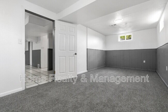 Building Photo - 10712 Loren Ln