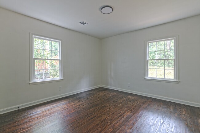 Building Photo - 1080 Ollie Cir NW