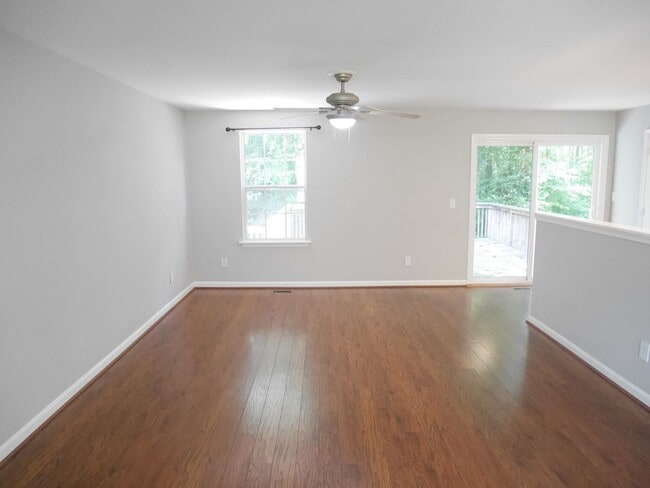 Building Photo - Spacious 3-Bedroom Single-Family Home in E...