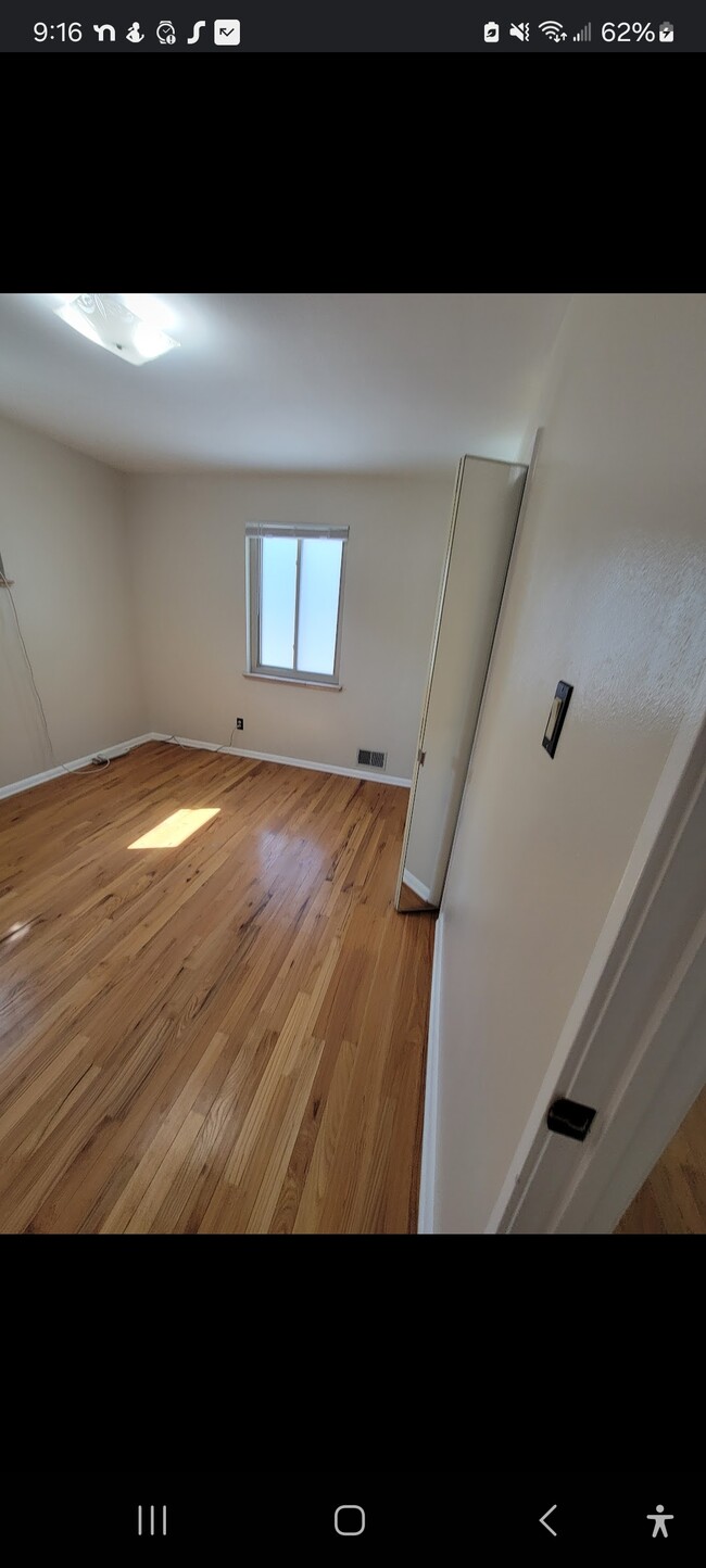 Master Bed/Room for Rent - 2845 S Hudson St