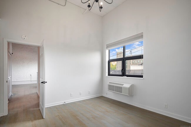 Building Photo - 149 Water St