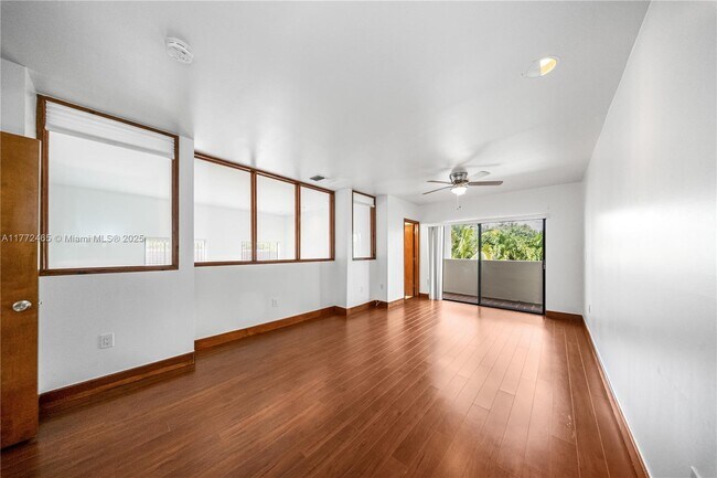 Building Photo - 511 Vittorio Ave