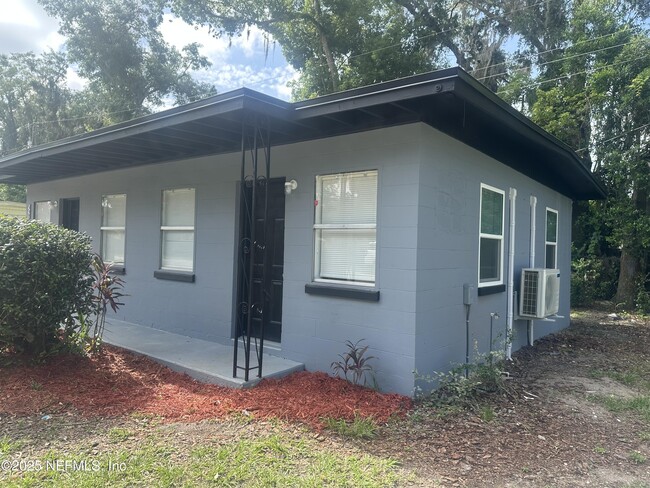 Building Photo - 3309 Kennedy St