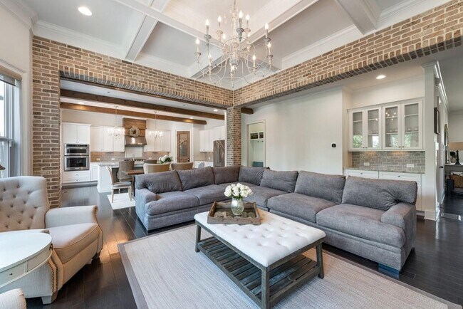 Building Photo - 4020 Manor Oak Cir