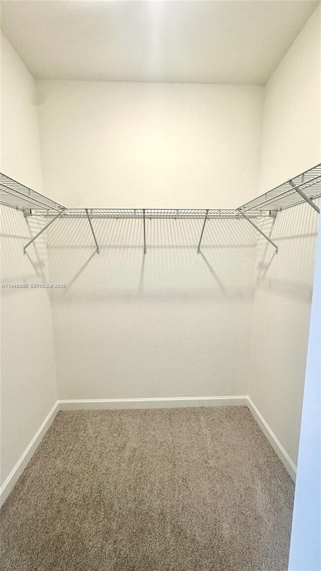 Building Photo - 2713 SE 26th Rd