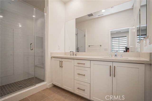 Building Photo - 2317 W Broadway