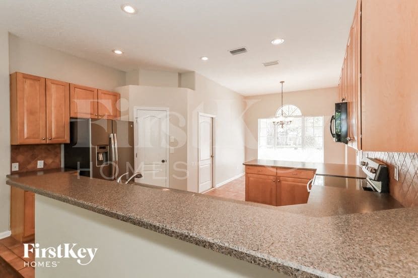 Building Photo - 1000 Hanover Ln