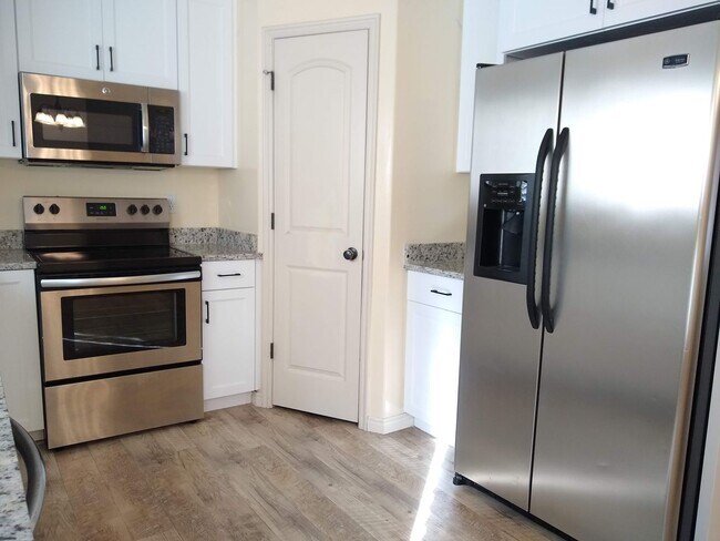 Building Photo - BEAUTIFUL 4 BED 2.5 BATH HOME FOR RENT IN LEHI!!!