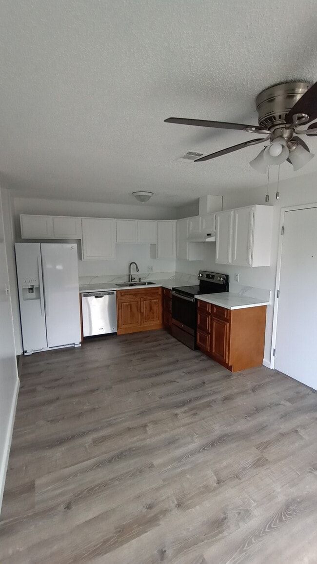 Building Photo - 10155 De Soto Way