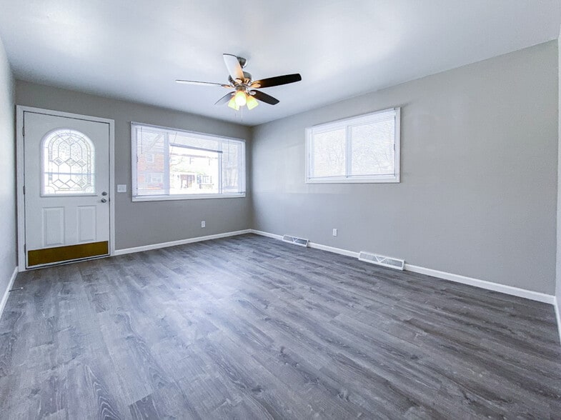 Building Photo - 1853 Fisher St