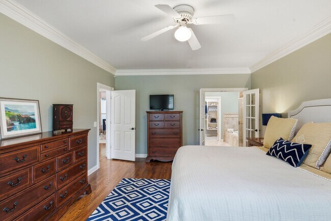 Building Photo - 1733 Carriage Ct