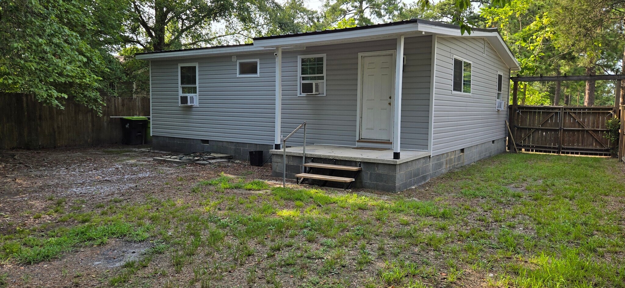 Building Photo - 310 Poe Ave