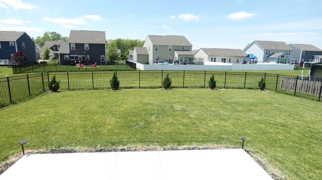 Building Photo - Spacious 4-bedroom, 3.5-bath home in Tipp City, OH